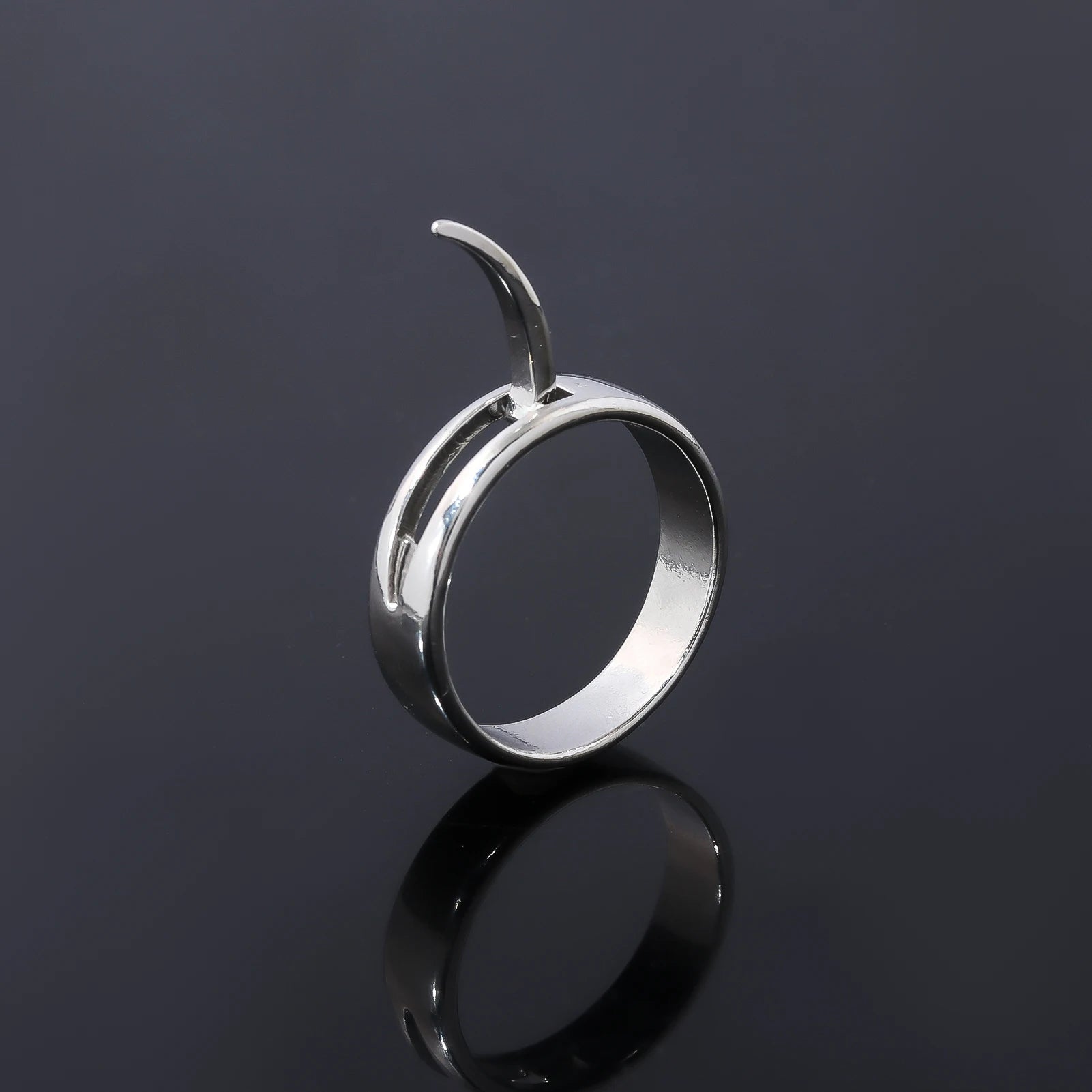Anillo: Annie Leonhart (Attack on Titan)