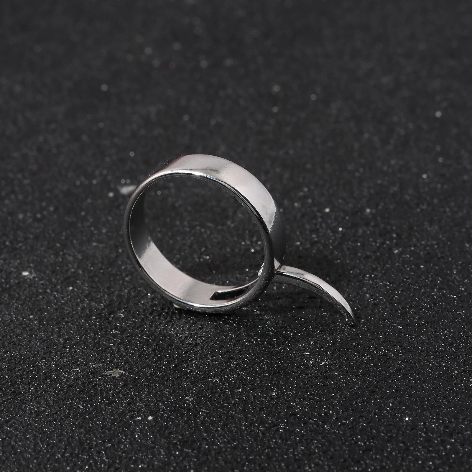 Anillo: Annie Leonhart (Attack on Titan)