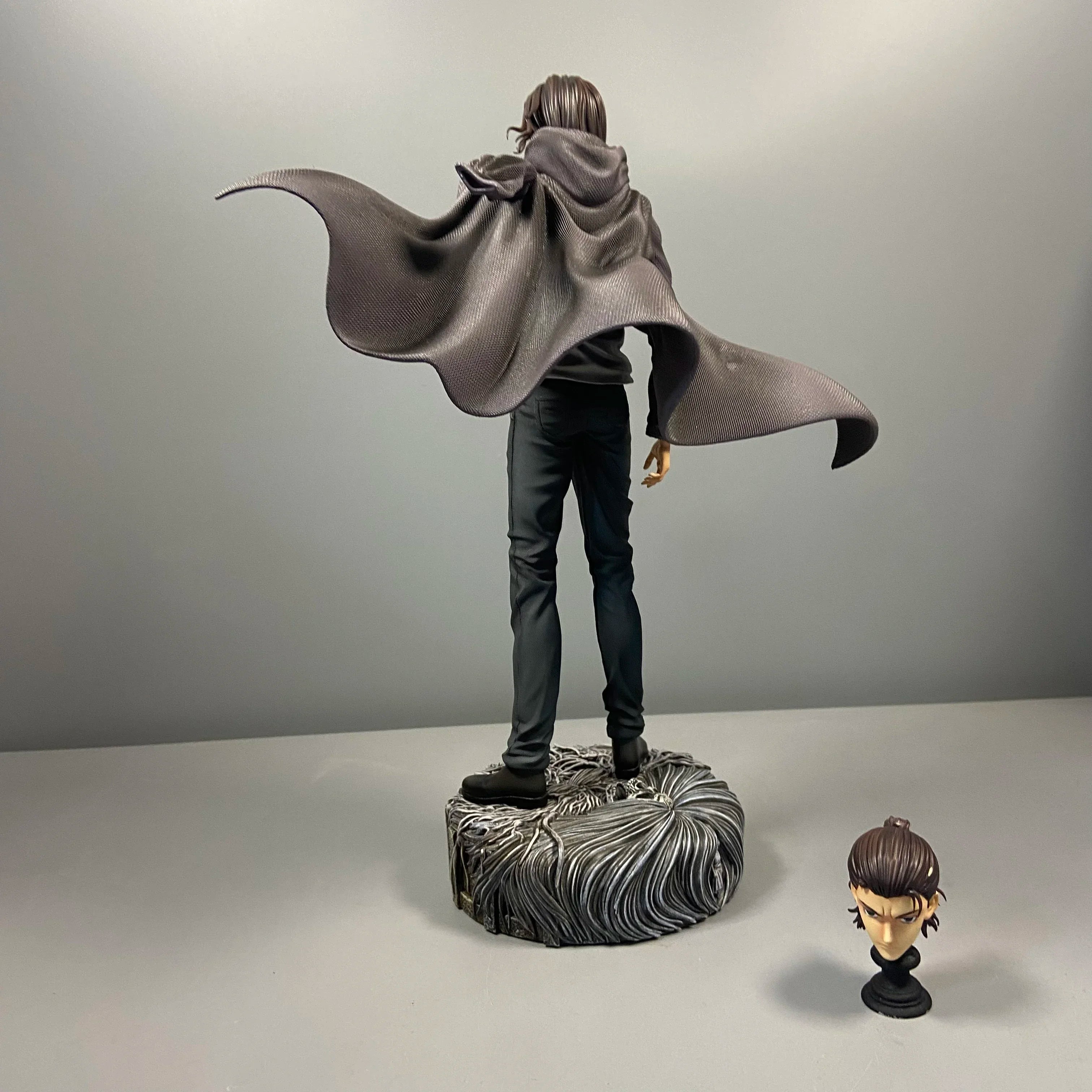 Eren Yeager Estatua de Colección "Temporada Final" - 30cm Premium